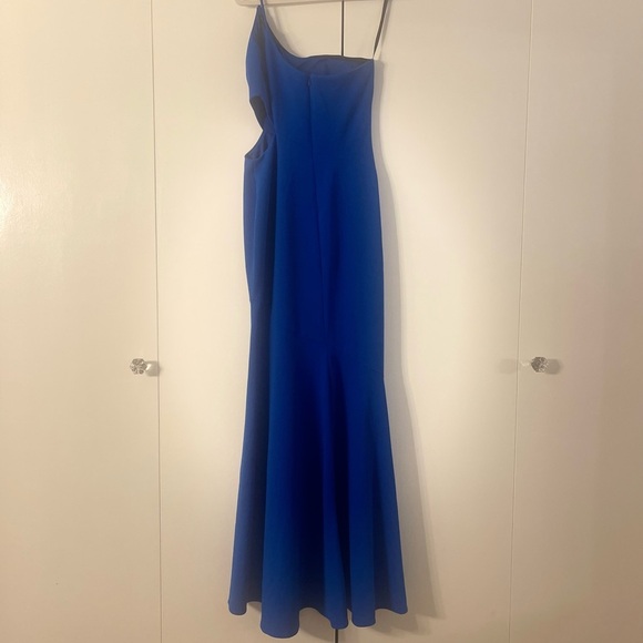 Betsy & Adam Cobalt Blue Cutout Crepe
Sheath Gown - Picture 4 of 8